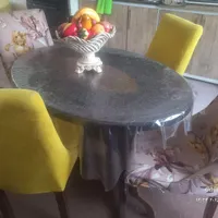 مبل راحتی  ۷ نفره و میز غذاخوری ۴ نفره باهم  ۶۳۰۰