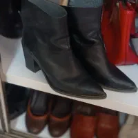 تعدادی کفش زنانه چرم سایز ۳۹