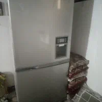 فروش یک عدد یخچال فریزر کاملا سالم