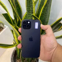 iPhone 15normal بدون خط خش و نقطه رنگ مشکی.