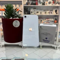 ایفون se2020در حد نو واقعی