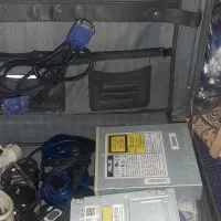 کامپیوتر خانکی به همراه میز و وسیله های جانبی|رایانه رومیزی|شهرضا, |دیوار