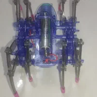 ربات عنکبوت متحرک|اسباببازی|شاهینشهر, سعدی جنوبی|دیوار