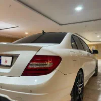 بنز c200 2011