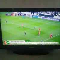 تلویزیون ال سی دی 32 و میز تلویزیون