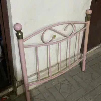 یکعدد تخت چکشی فلزی|تخت و صندلی بچه|رشت, ساغری سازان|دیوار
