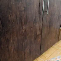 کمی وسیله خونه فرش در کابینت ویترین کابینت میز