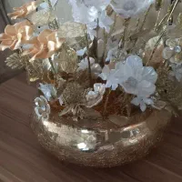 گلدان شیشه ایی با 25 شاخه گل