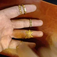 ۱۵۰ گرم طلا دارم ۴ درصد بالایی تابلو میدم