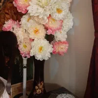 گلدان و گل مصنوعی