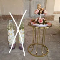 میز و گل و گلدان و مجسمه ببر