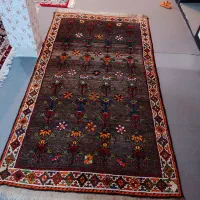 قالی محلی دست بافت به فروش مژرسد