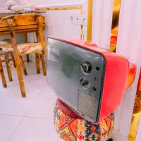 تلفن قدیمی|کلکسیون اشیاء عتیقه|اندیشه, اندیشه فاز ۱|دیوار