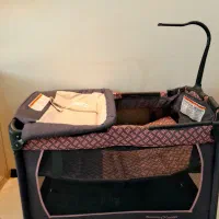 تخت‌پارک واکر کاپشن و سرهمی نوزاد مناسب‌ سیسمونی