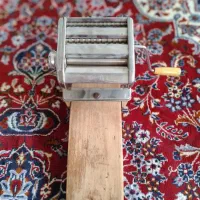 چرخ رشته‌بر‌ قدیمی|ظروف پخت‌وپز|صحنه, |دیوار