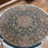 فرش دایره شکل کارکرده تمیز