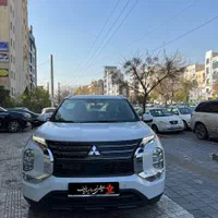 میتسوبیشی اوتلندر M دو دیفرانسیل