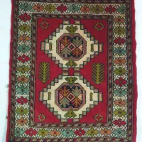 فرش کوچک قدیمی