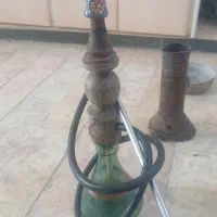 یکی قلیان کامل با یکی تنه برنجی