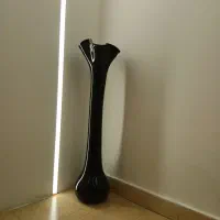 گلدان بزرگ مشکی