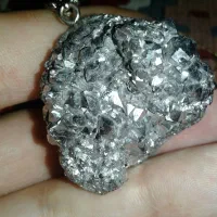 شهاب سنگی تراش شده باذرات کریستالی نقره ای|جواهرات|تهران, جی|دیوار