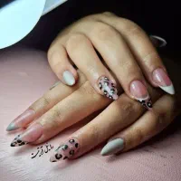 خدمات ناخن کاشت ترمیم ژلیش مانیکور لمینت|خدمات آرایشگری و زیبایی|اصفهان, پروین|دیوار