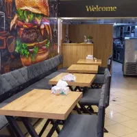 نیروی ماهر و نیمه ماهر در کار فست فود