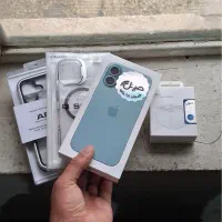 iPhone 16با همه لوازم جانبی
