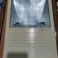 پروژکتور و گوشی سامسونگ