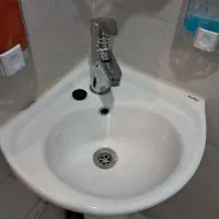 روشویی سه گوش مخصوص کنج