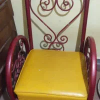 دو عدد کمد چوبی و یک عدد صندلی فرفورژه