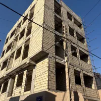 کارگر برای مصالح ساختمان