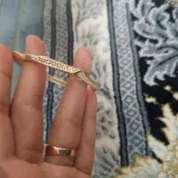یک عدد النگو مشابه طلا