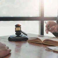 وکیل پایه یک (تیم حقوقی)  انجام امور حقوقی