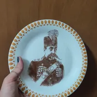 مجسمه و ظروف قدیمی