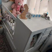 تخت و کمد و ویترین