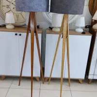 آباژور ایستاده