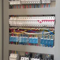 برقکار ماهر و حرفه ای