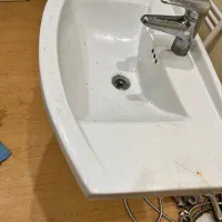 روشویی و توالت فرنگی