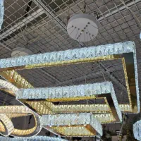 لوستر کلاسیک وبرنز در فروشگاه امپراطور