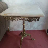 میز برنزی