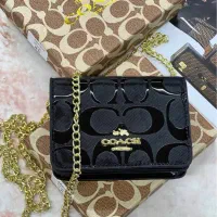 کفش و کیف و صندل و کمربند و بوت و کتونی