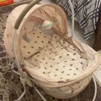 تخت کنار مادر و رورویک