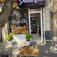 کارگر  نیمه ماهر فست فود ساندویچی