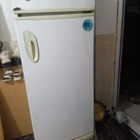یخچال درحدنو