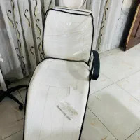 صندلی اصلاح طرح برقی در حد نو رنگ سفید|آرایشگاه و سالن‌های زیبایی|یزد, |دیوار