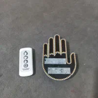 چراغ LED شکل دست دیجیتال چهار حالته و دارای کنترل