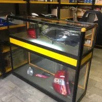 ویترین ومیزوصندلی وقوطی لوازم یدکی