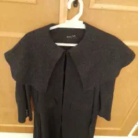 تعدادی پالتو و لباس گرم