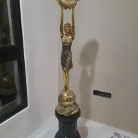 مجسمه و ساعت تزئینی
